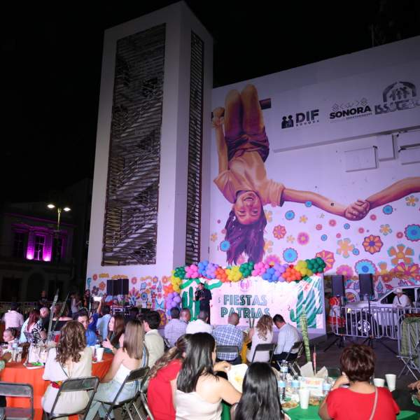 Cierra Gobierno de Sonora septiembre con noche mexicana del Voluntariado ISSSTESON